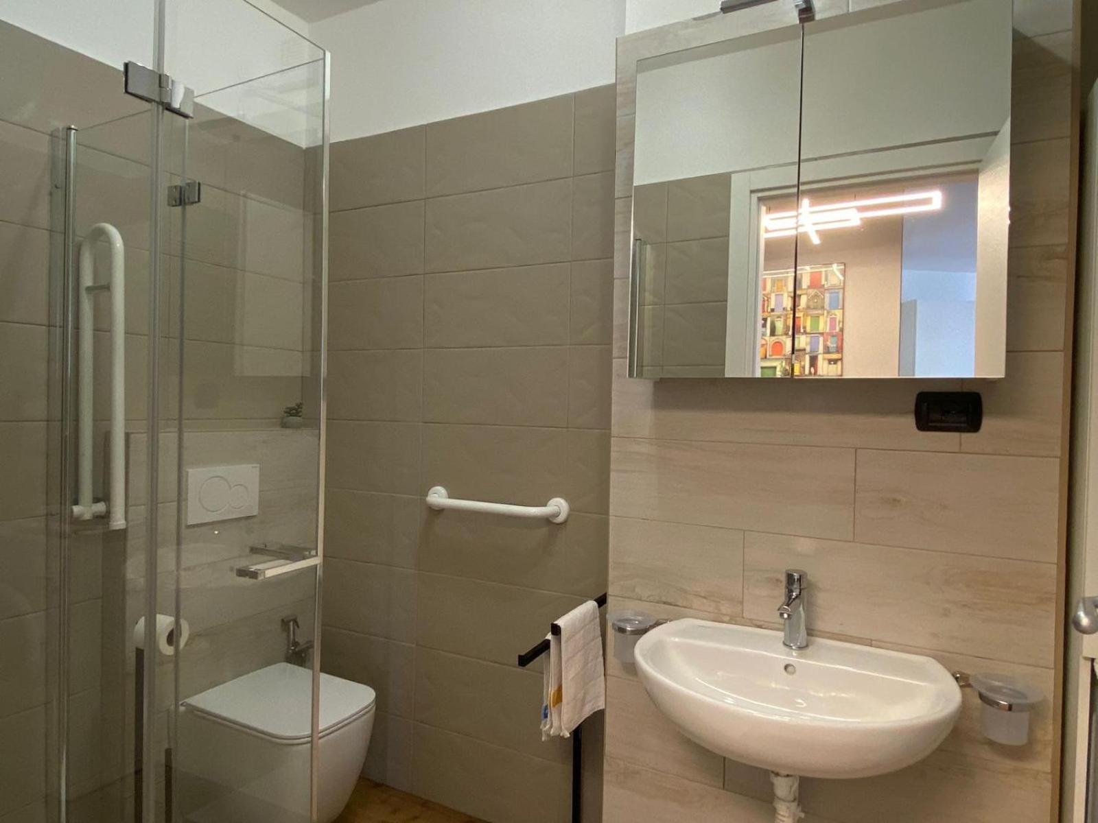 Lakeside Apartment 그라베도나 외부 사진