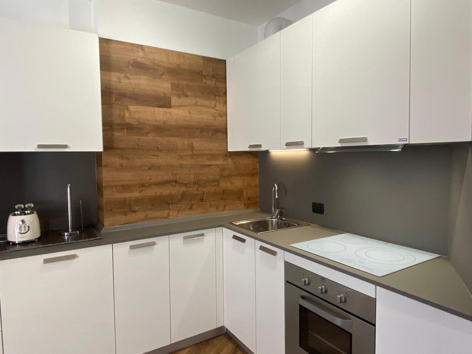 Lakeside Apartment 그라베도나 외부 사진